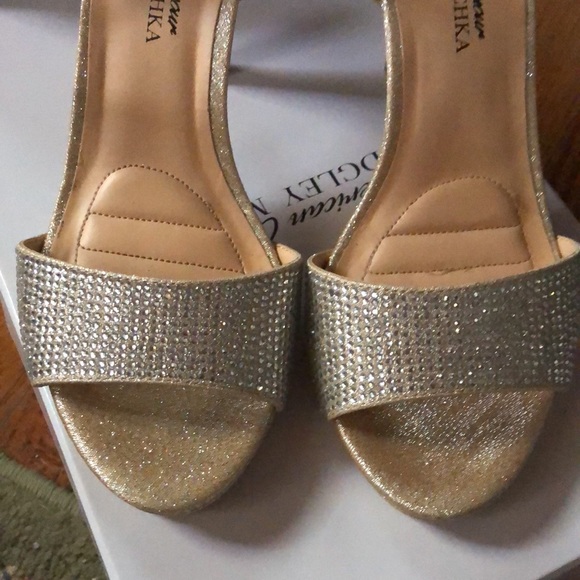 Sparkly dress shoes. Worn once! - Picture 5 of 6